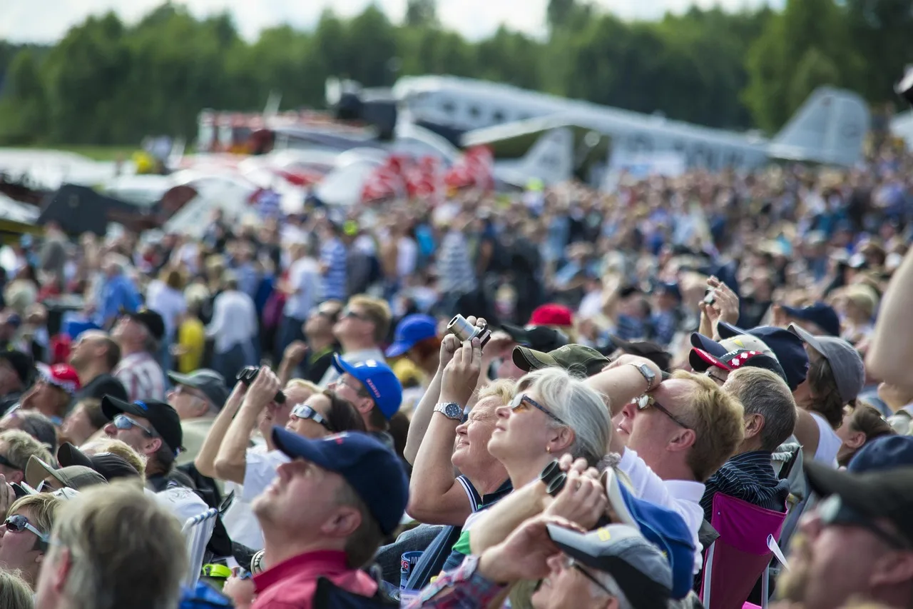 audience, air show, people, camera, photo, crowd, audience, audience, audience, audience, audience