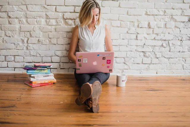 influencer, writing, girl, woman, typing, on computer, content marketing, typing on floor, written, words, handwriting, brown computer, brown laptop, brown marketing, brown writing, influencer, influencer, influencer, influencer, writing, writing, writing, writing, writing, typing, content marketing. Sponsorship rates: choosing a pricing format