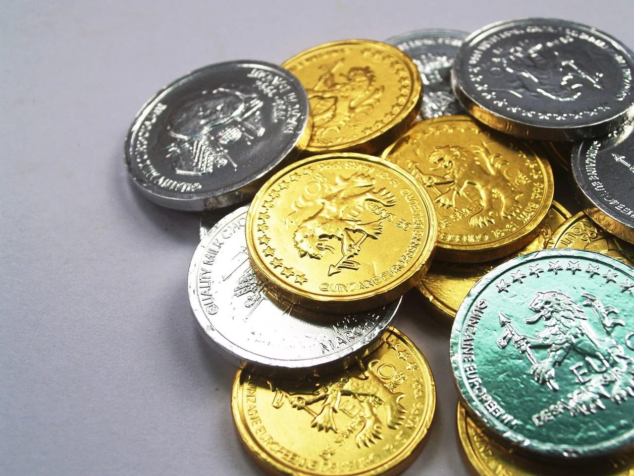 coin, gold, cash, isolated, tower, economy, rate, business, income, concept, column, success, diagram, change, wealth, finance, stock, bank, level, graph, object, chart, up, money, high, currency, close, growth, rich, saving, golden, profit, investment, salary, banking, financial, metal